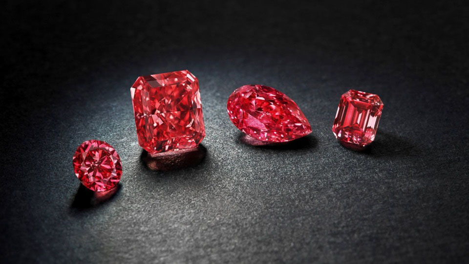 1. Красный алмаз