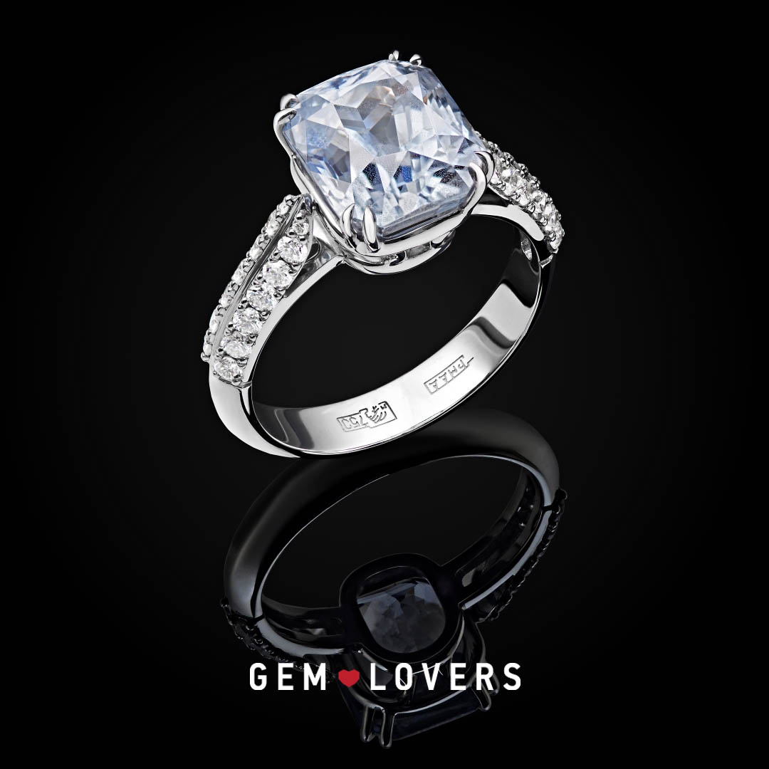 Кольцо для обручения с голубым сапфиром от Gem Lovers
