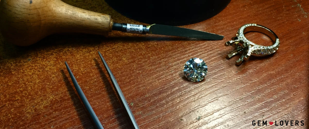 Процесс изготовления помолвочного кольца с драгоценным камнем на заказ от Gem Lovers