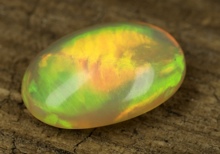 Камень опал (с радужной опалесценцией) купить по выгодной цене в ...