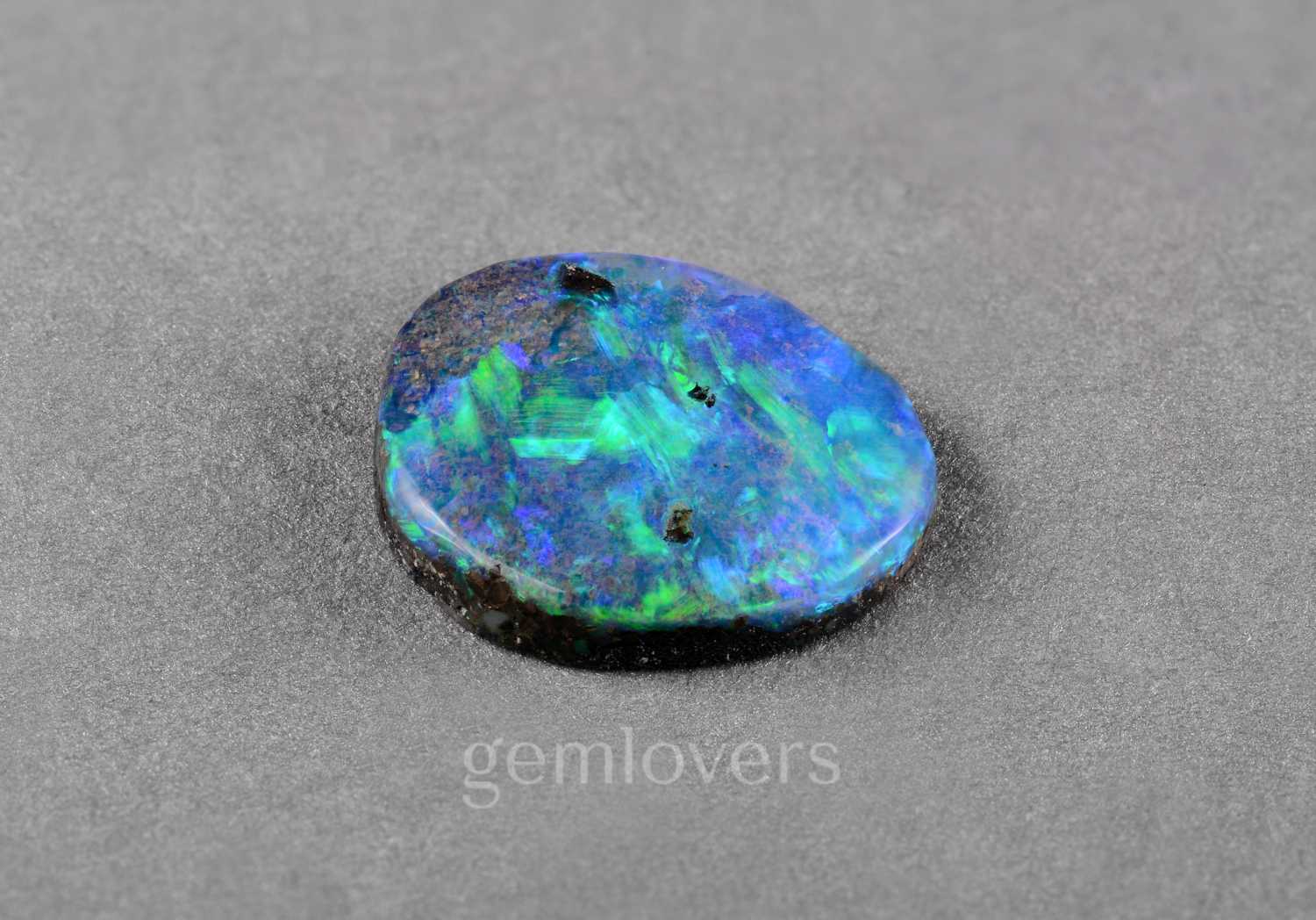 Темно синий камень с блестками - описание, характеристики