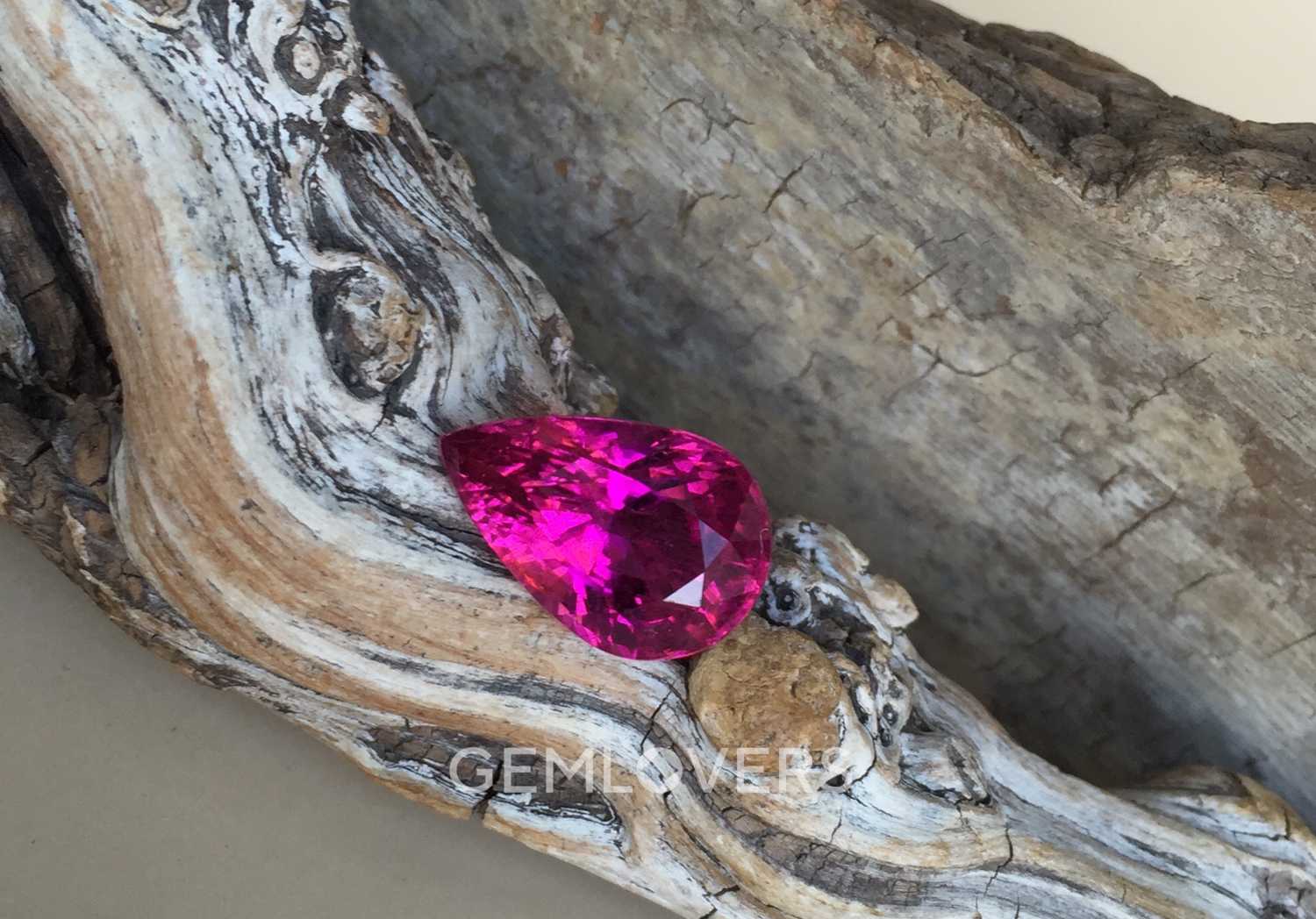 Природный розовый турмалин