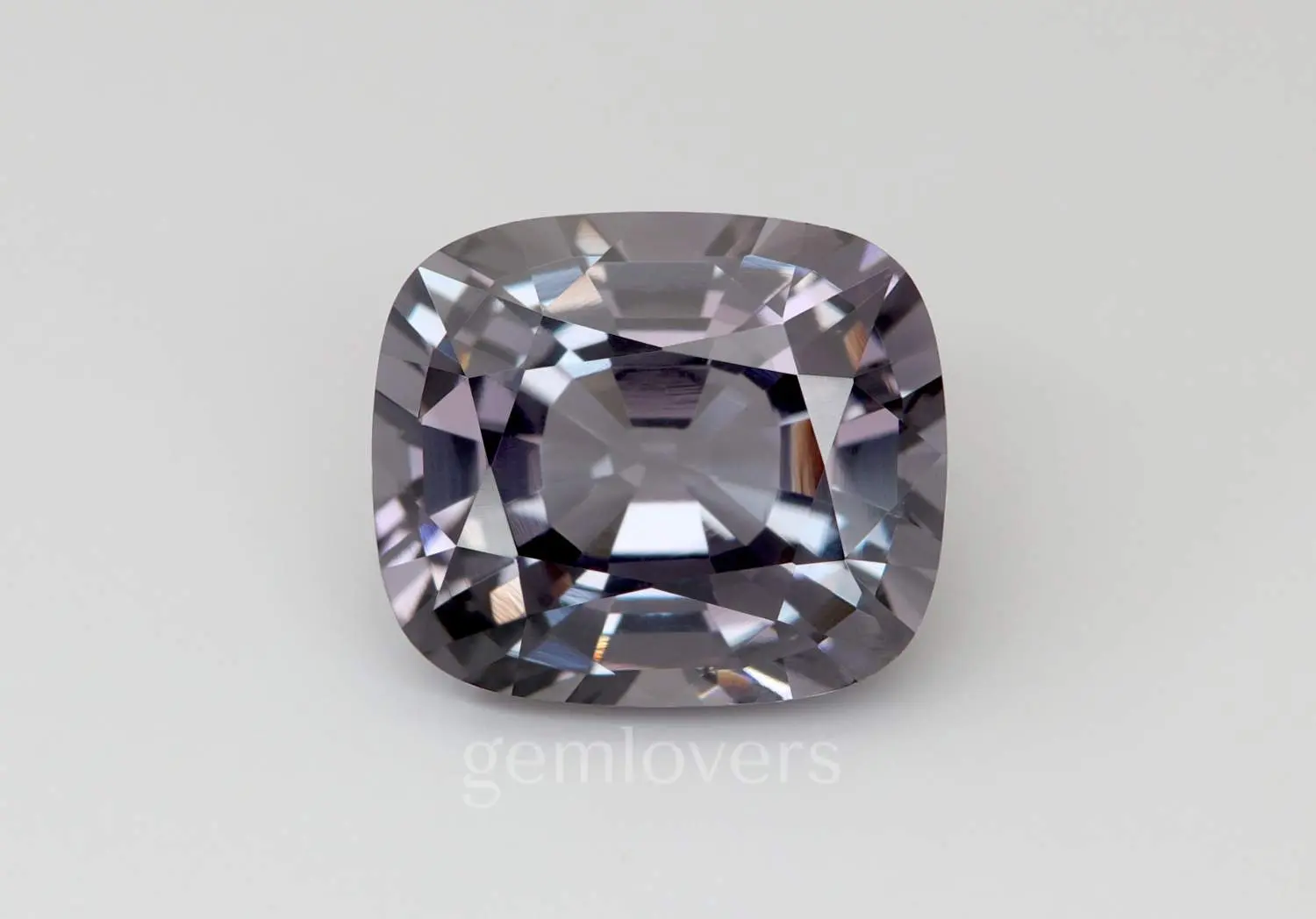 Серая шпинель из Бирмы