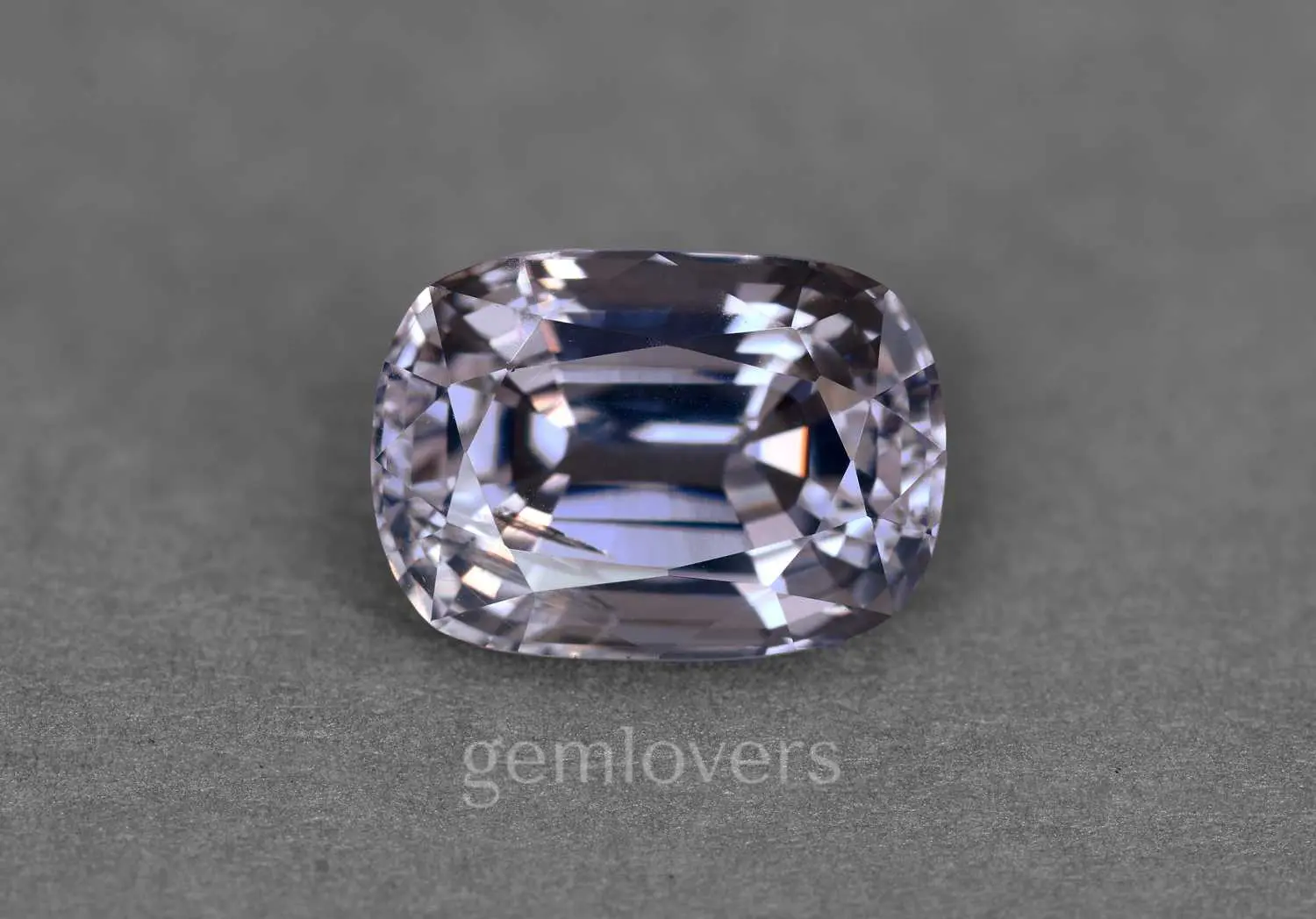 Серая шпинель