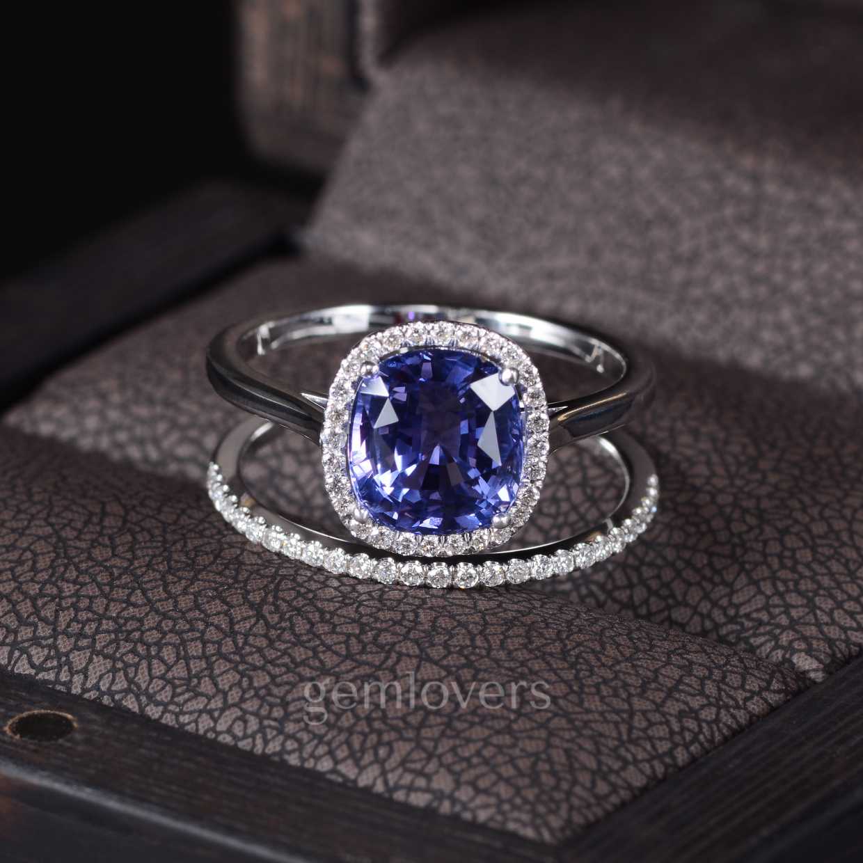 Двойное кольцо с природным сапфиром и бриллиантами  фото