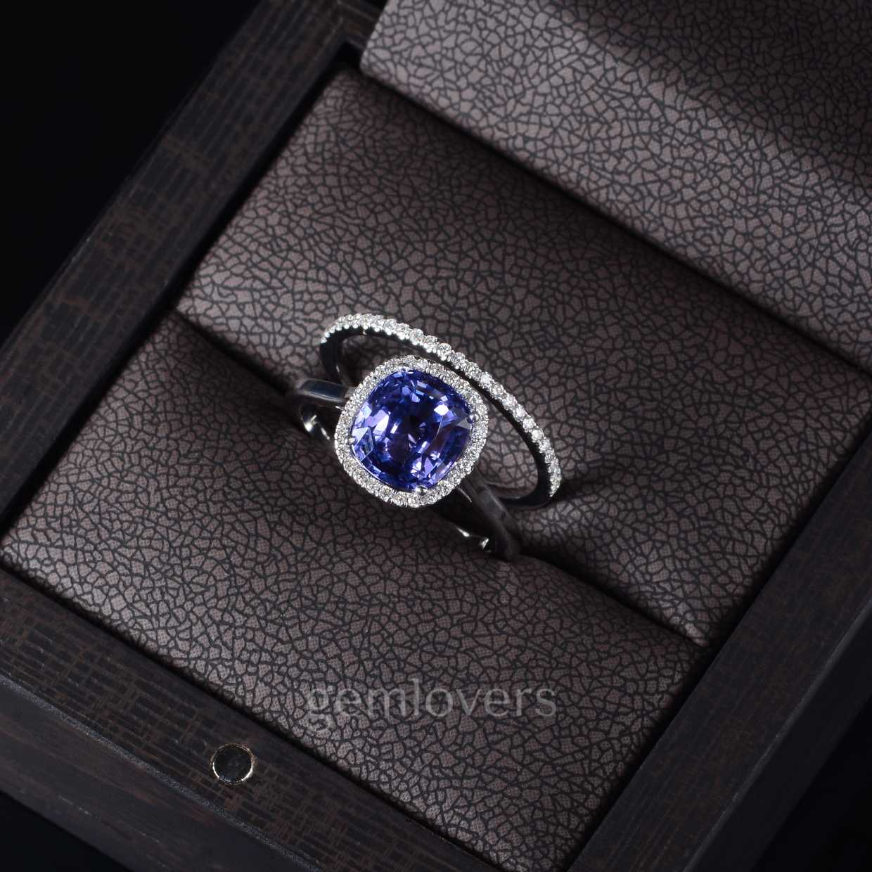 Двойное кольцо с природным сапфиром и бриллиантами  камень