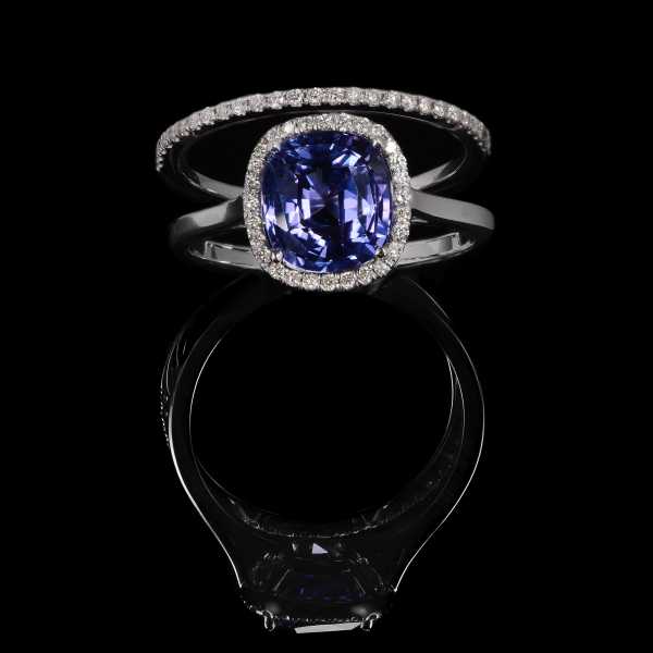 Двойное кольцо с природным сапфиром и бриллиантами  фотография