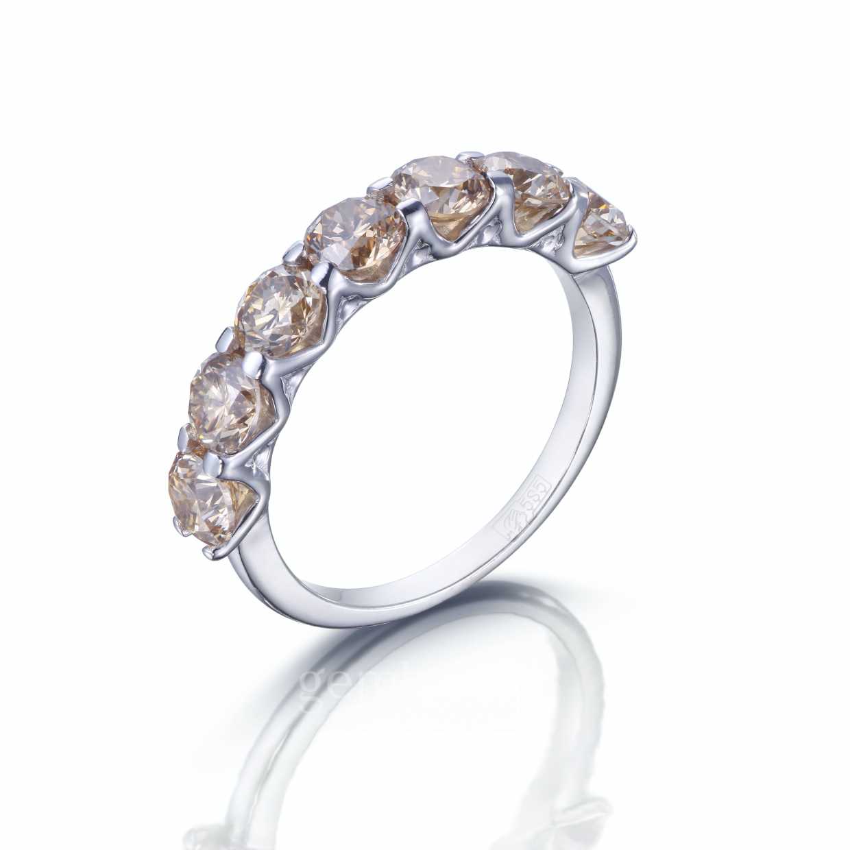 Кольцо-дорожка из белого золота с природными бриллиантами 