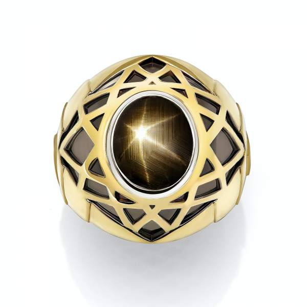 Мужской перстень из золота со звездчатым сапфиром 